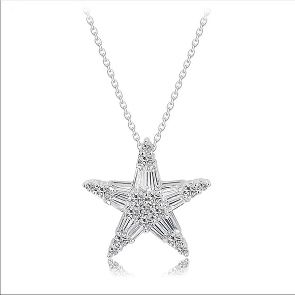 Crystal Star Necklace 🌟 - Picture 5 of 5